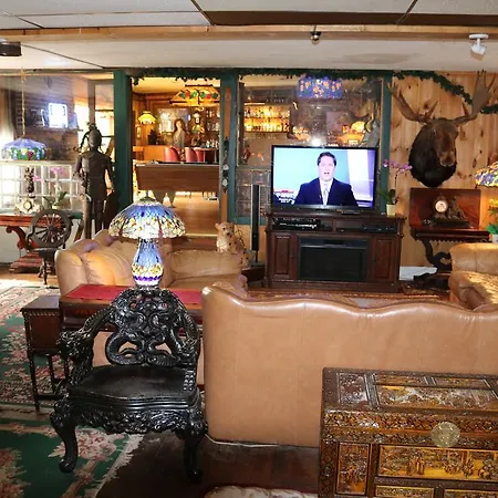Colonial Inn-3